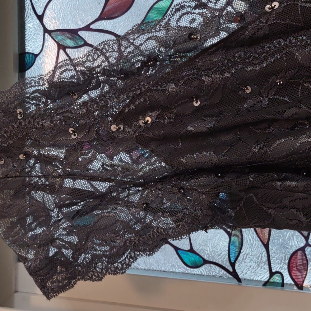 Grey lace dress - Picture 2 of 10